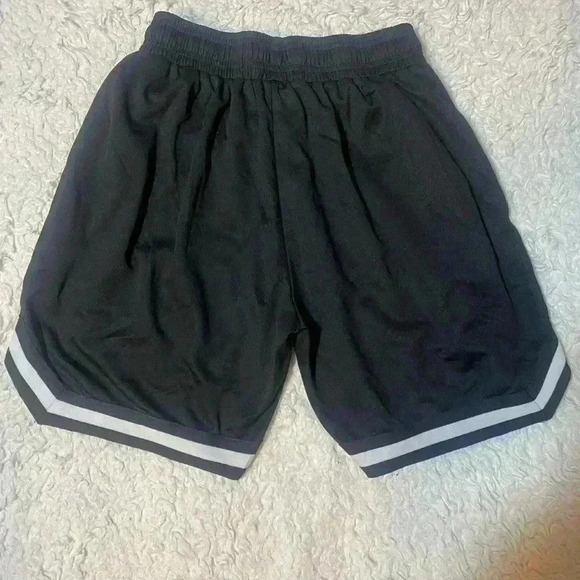 Space Jam Bugs Bunny shorts. Size large - Picture 4 of 5